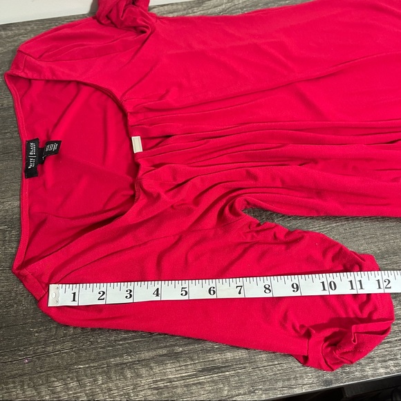 WHBM Red Pleated Scoop-Neck Tee with Cutout, Size M - Picture 10 of 12